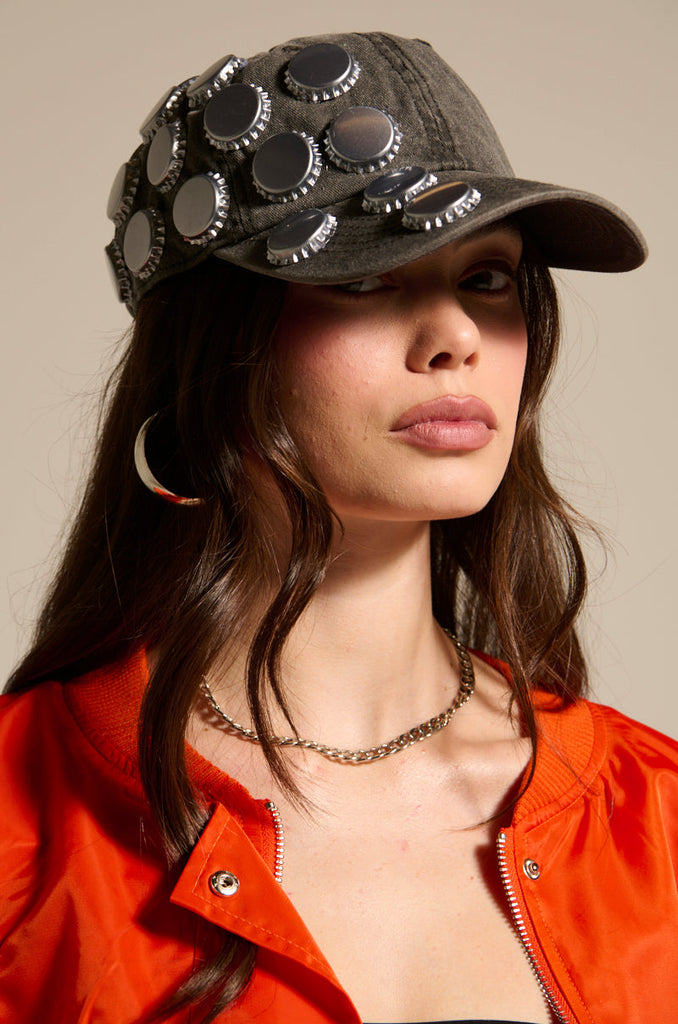BOTTLES ON ME HAT