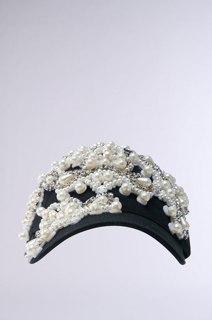PRETTY PEARLY APPLIQUE HAT