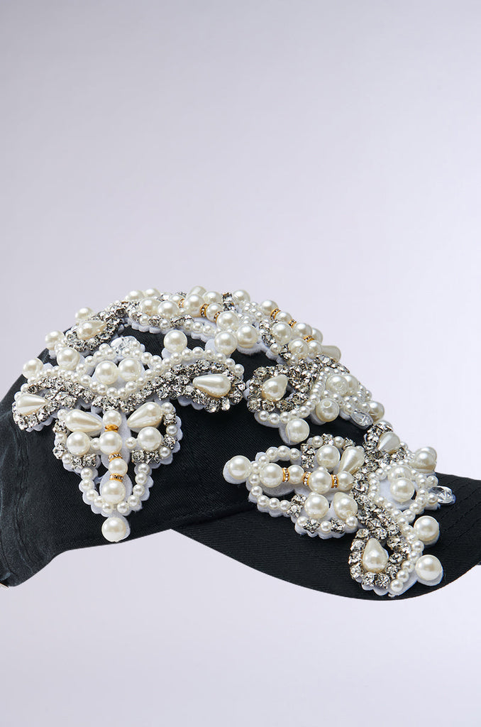 PRETTY PEARLY APPLIQUE HAT