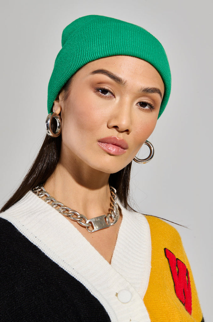 CLASSIC KNIT BEANIE IN GREEN