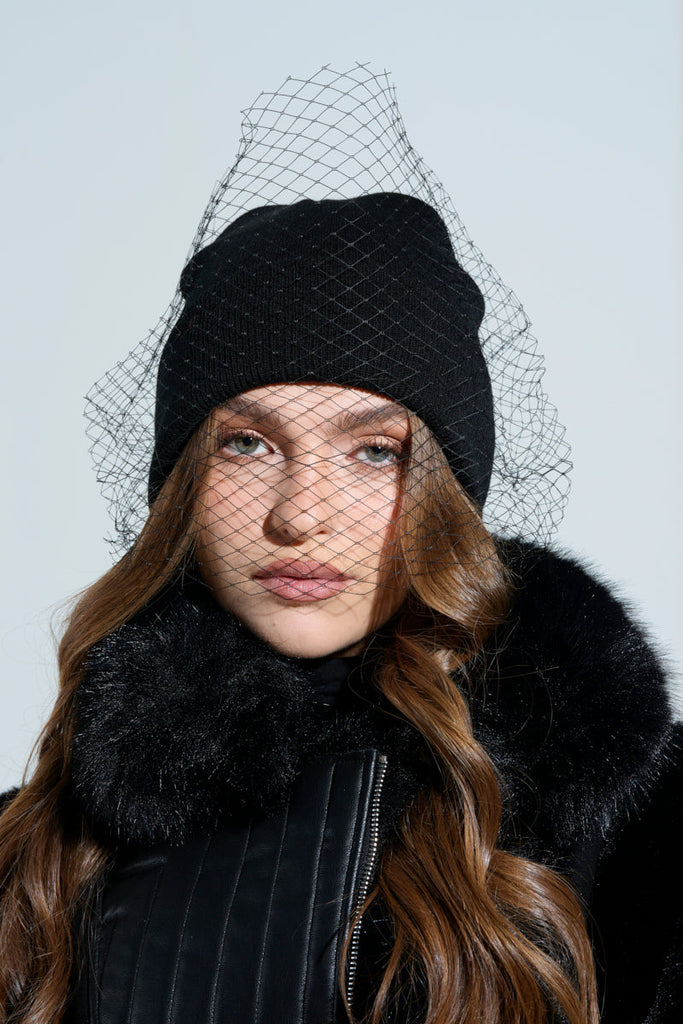 ROCKY MESH VEIL BEANIE