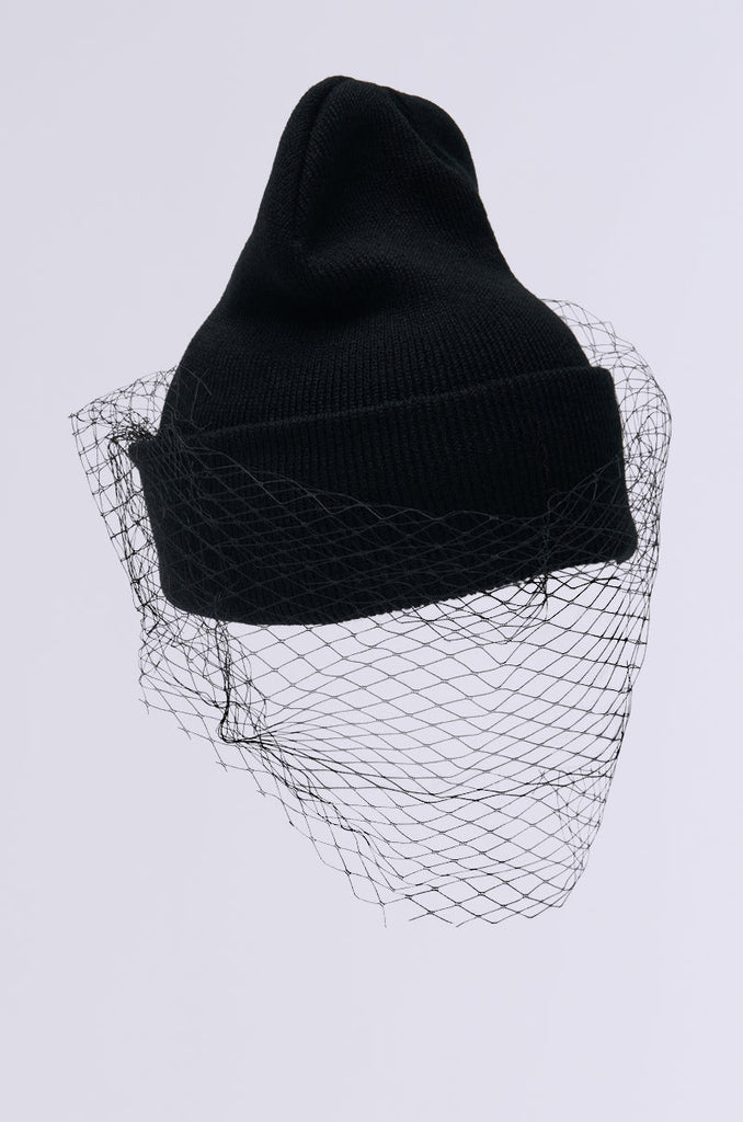 ROCKY MESH VEIL BEANIE