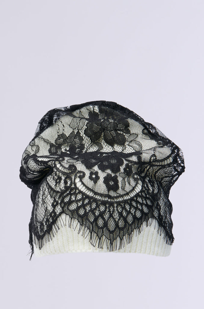 LACED UP BEANIE