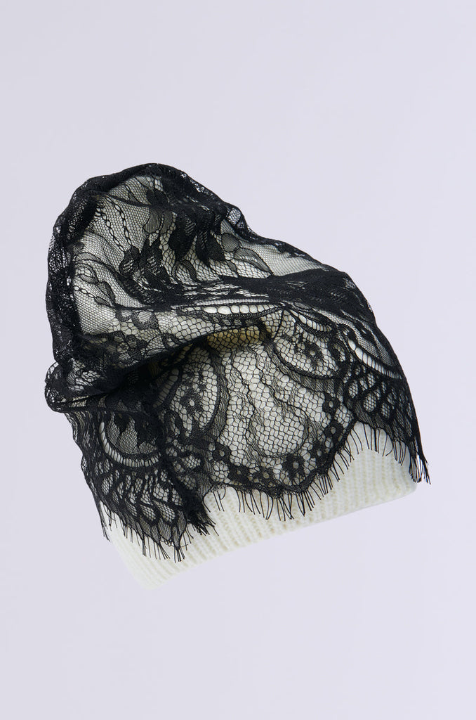 LACED UP BEANIE