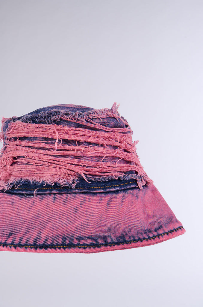 SHREDDED DREAMS BUCKET HAT